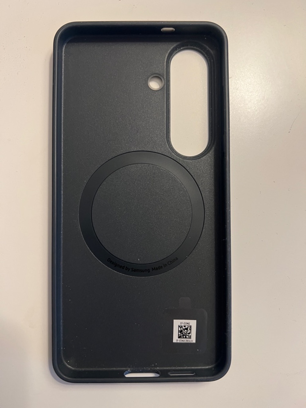 Samsung Galaxy S26 Matte‎ Black Silicone Magnet Case - Picture 2 of 4